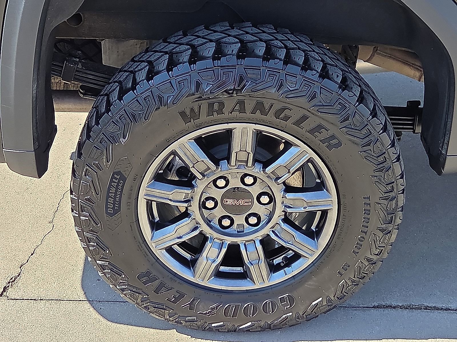 Used 2025 GMC Sierra 1500 AT4X image 7
