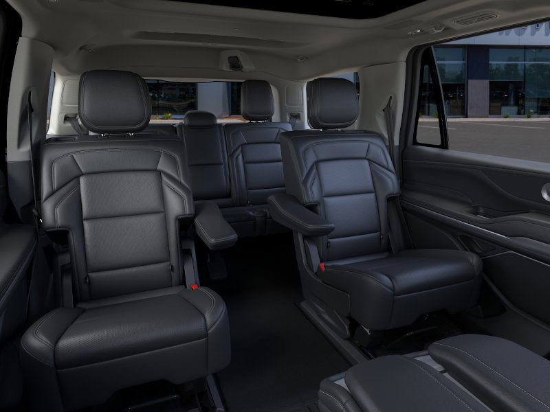 New 2025 Lincoln Navigator Reserve image 11