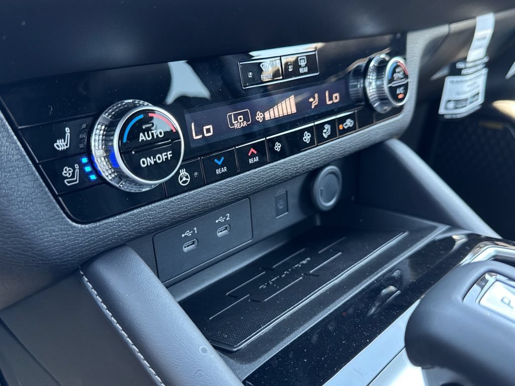 New 2026 Mitsubishi Outlander SEL FWD image 11