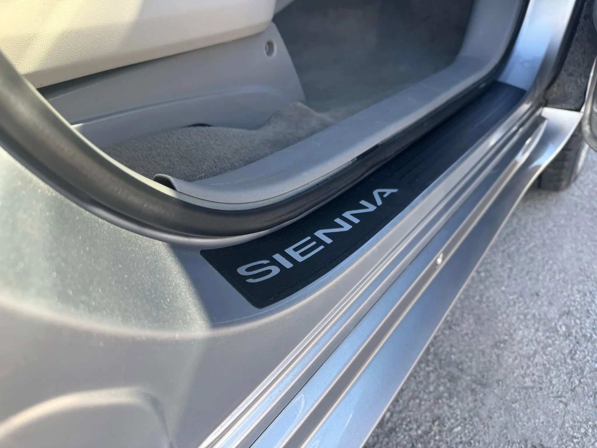 Used 2012 Toyota Sienna Limited image 83