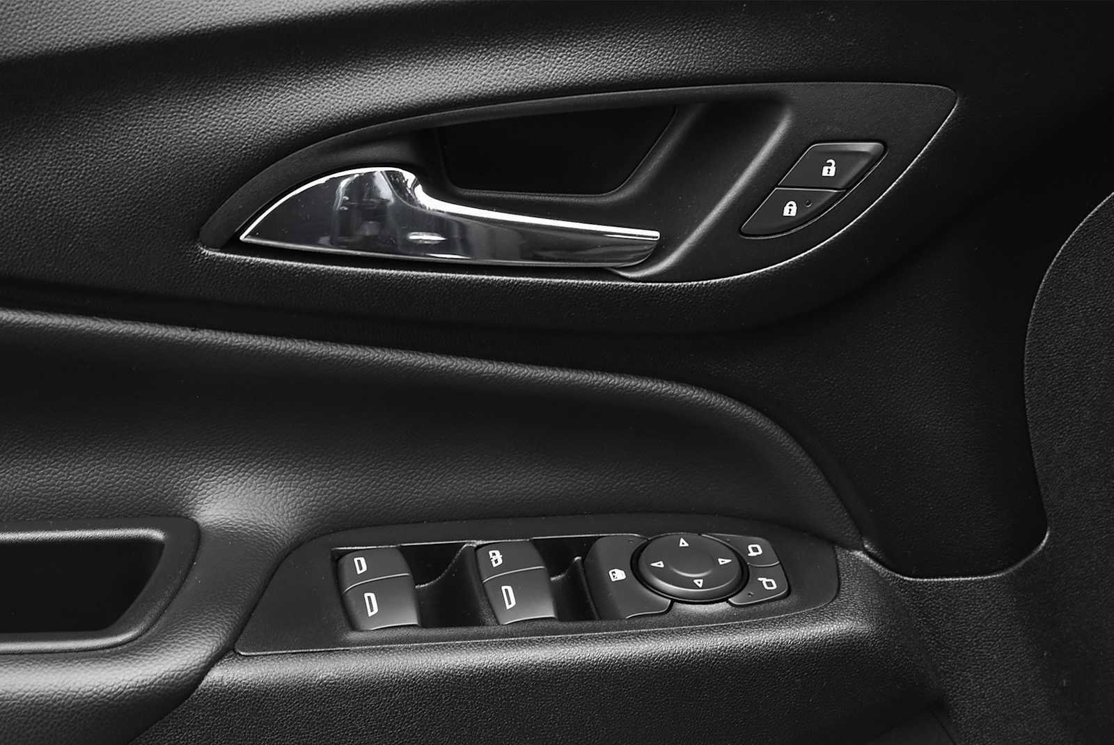 Used 2023 Chevrolet Equinox LT image 25