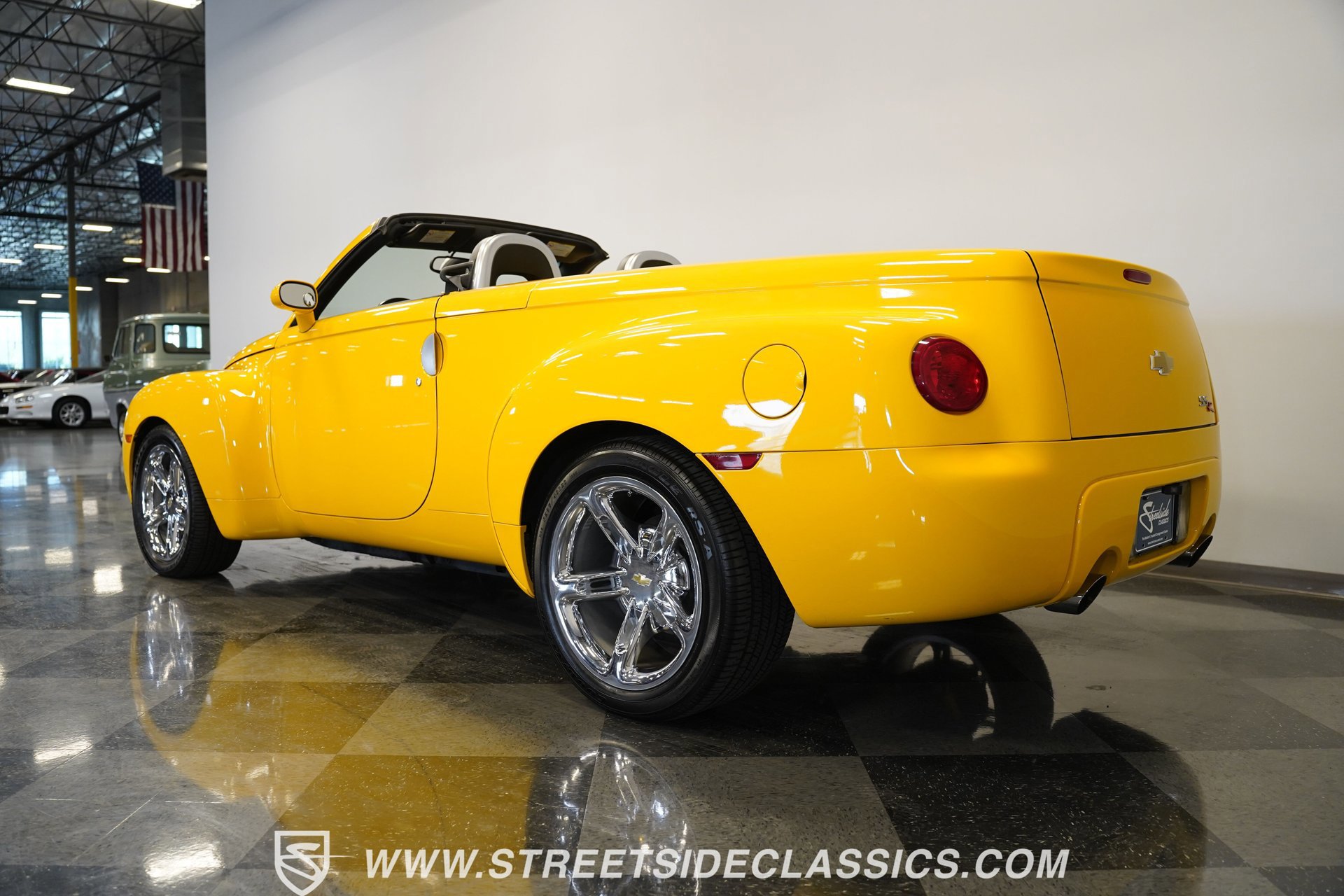 Used 2005 Chevrolet SSR w/ Preferred Equipment Group image 13