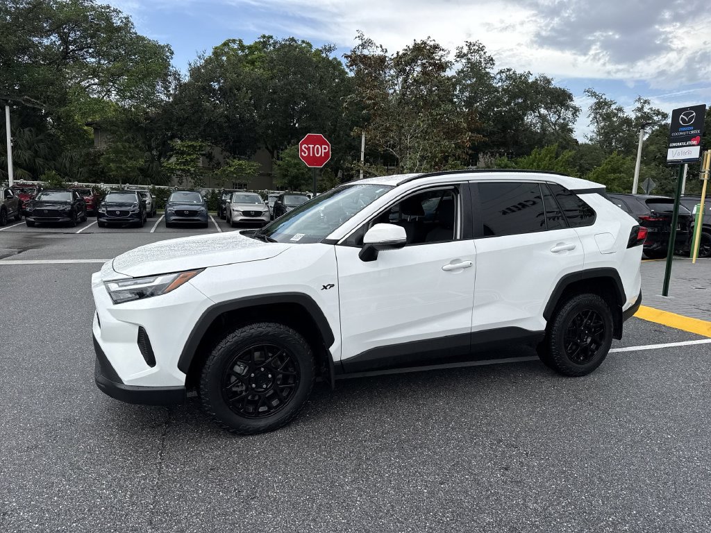 Used 2024 Toyota RAV4 XLE FWD image 10