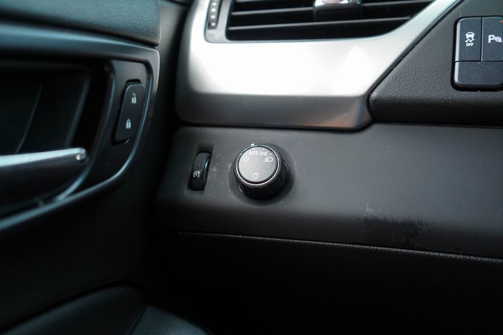 Used 2018 Chevrolet Tahoe LS RWD image 29