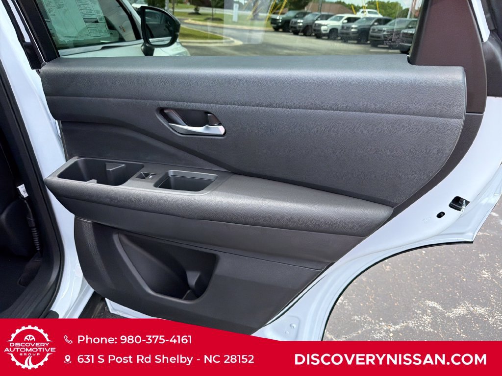 New 2026 Nissan Pathfinder SL FWD image 35