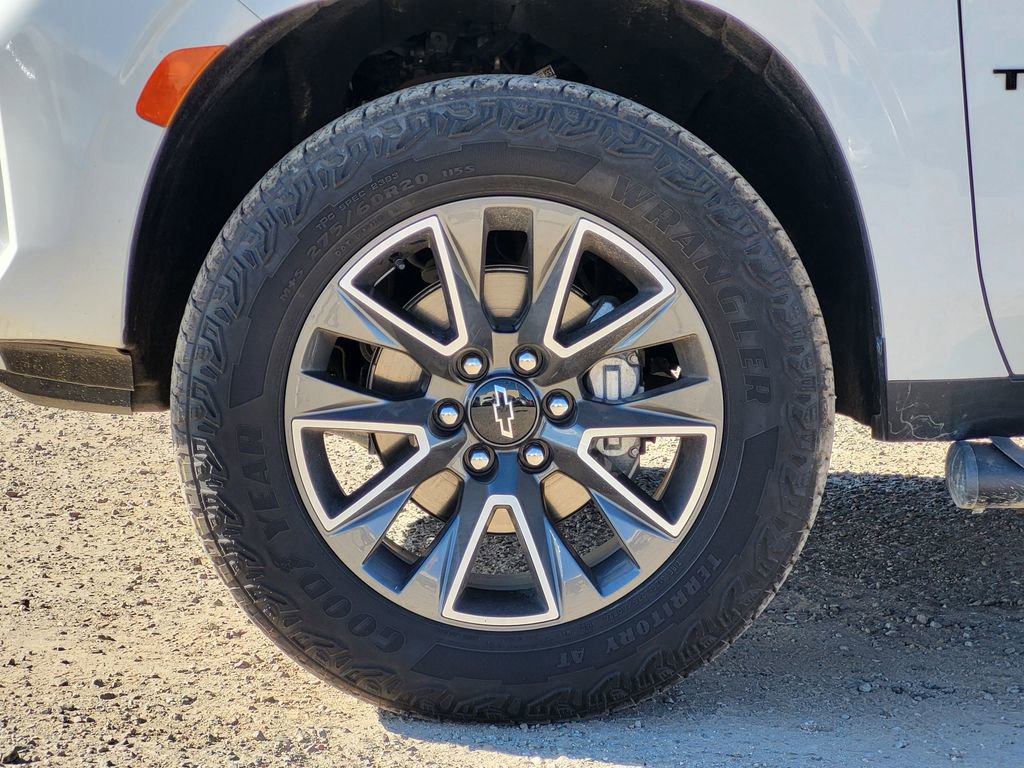 Used 2024 Chevrolet Tahoe Z71 w/ Luxury Package image 10
