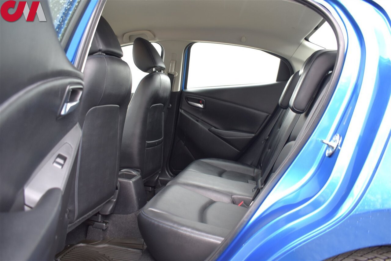 Used 2019 Toyota Yaris XLE FWD image 24