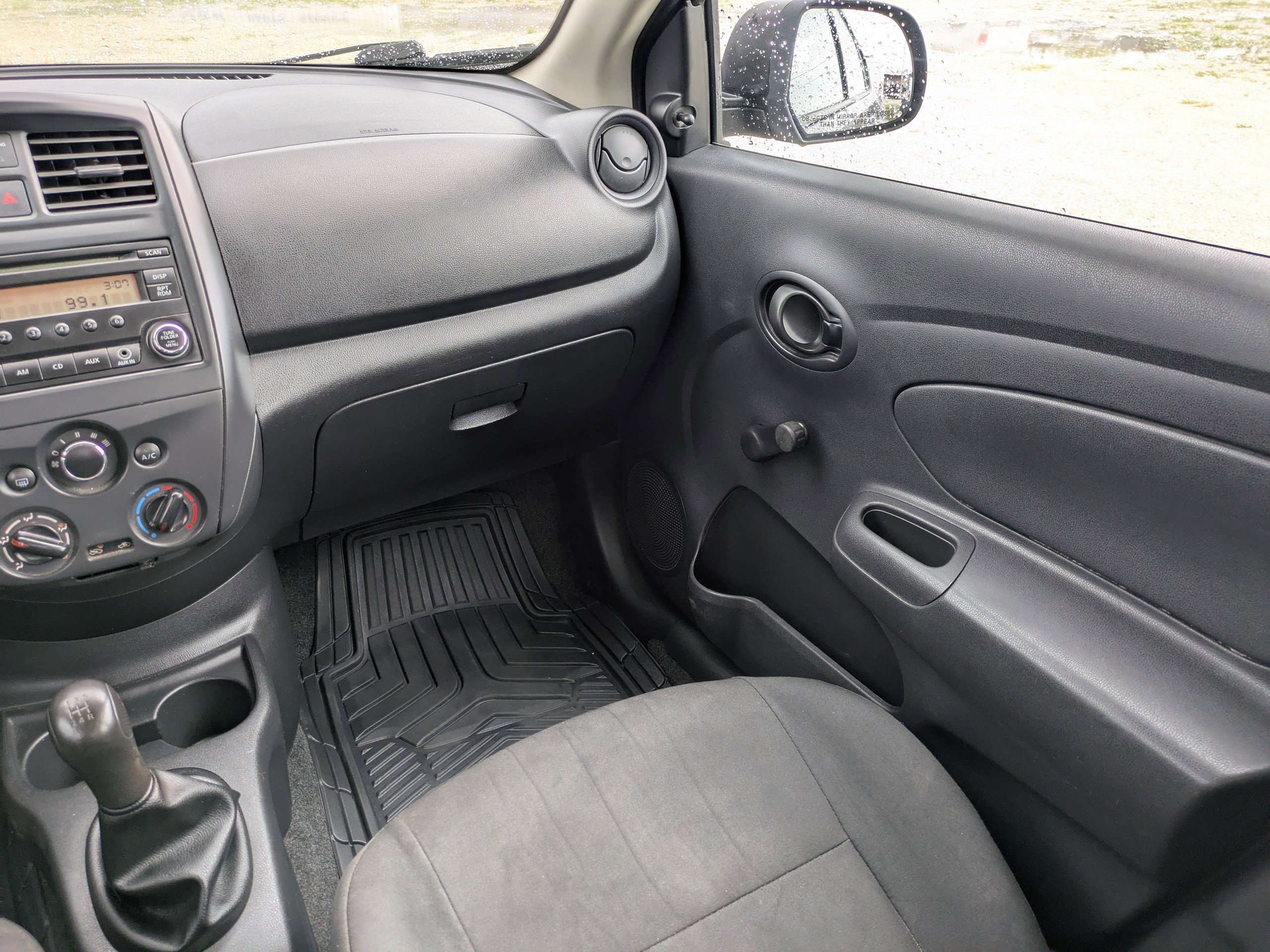 Used 2015 Nissan Versa S FWD image 16