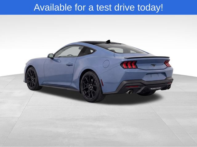 Used 2025 Ford Mustang Coupe RWD image 3