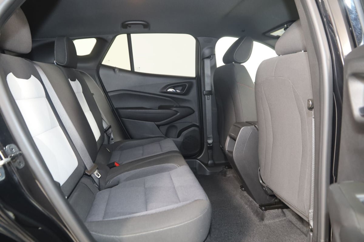 Used 2024 Chevrolet Trax RS FWD image 13