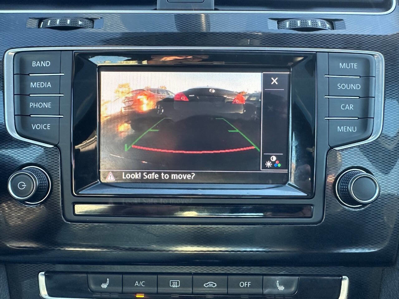 Used 2016 Volkswagen Tiguan S image 22