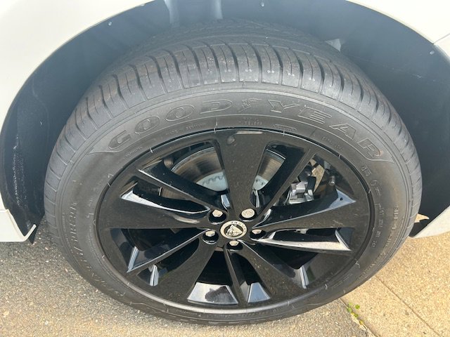 Used 2026 Jaguar F-PACE R-Dynamic S image 13