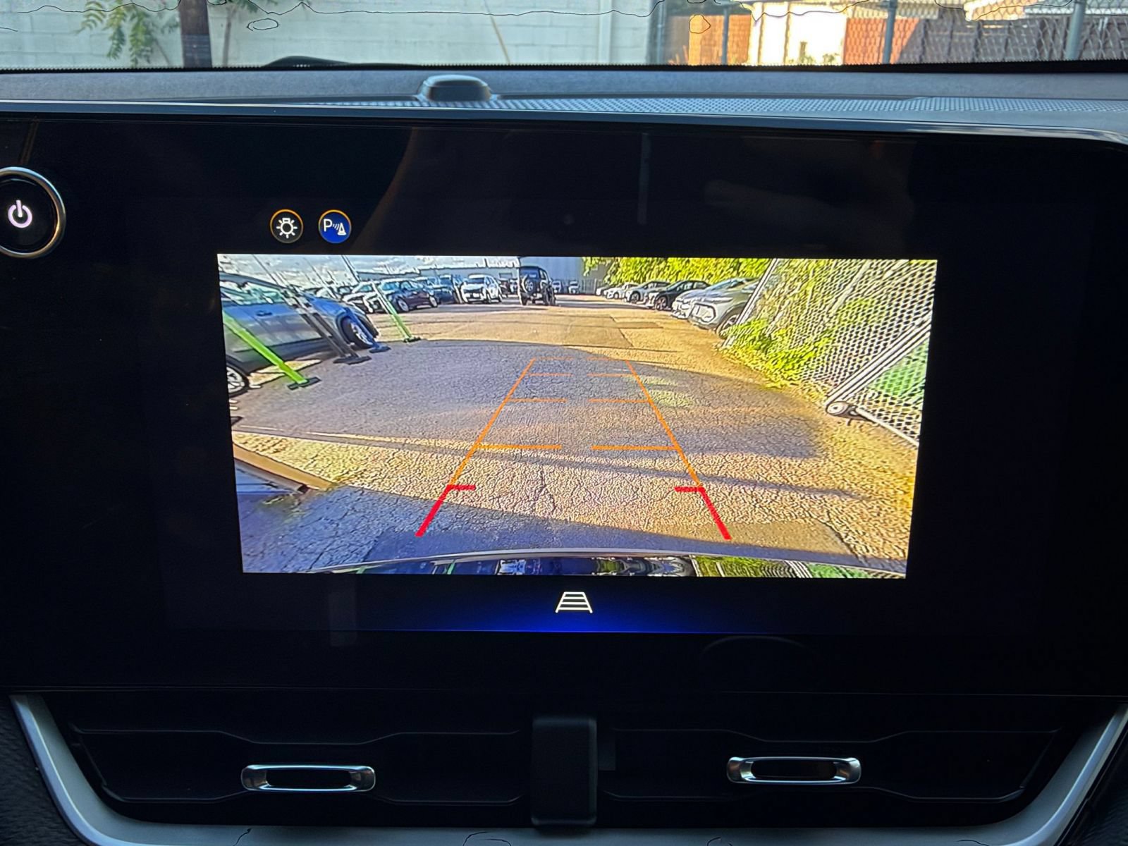 Used 2025 Chevrolet Equinox LT AWD/4WD image 22