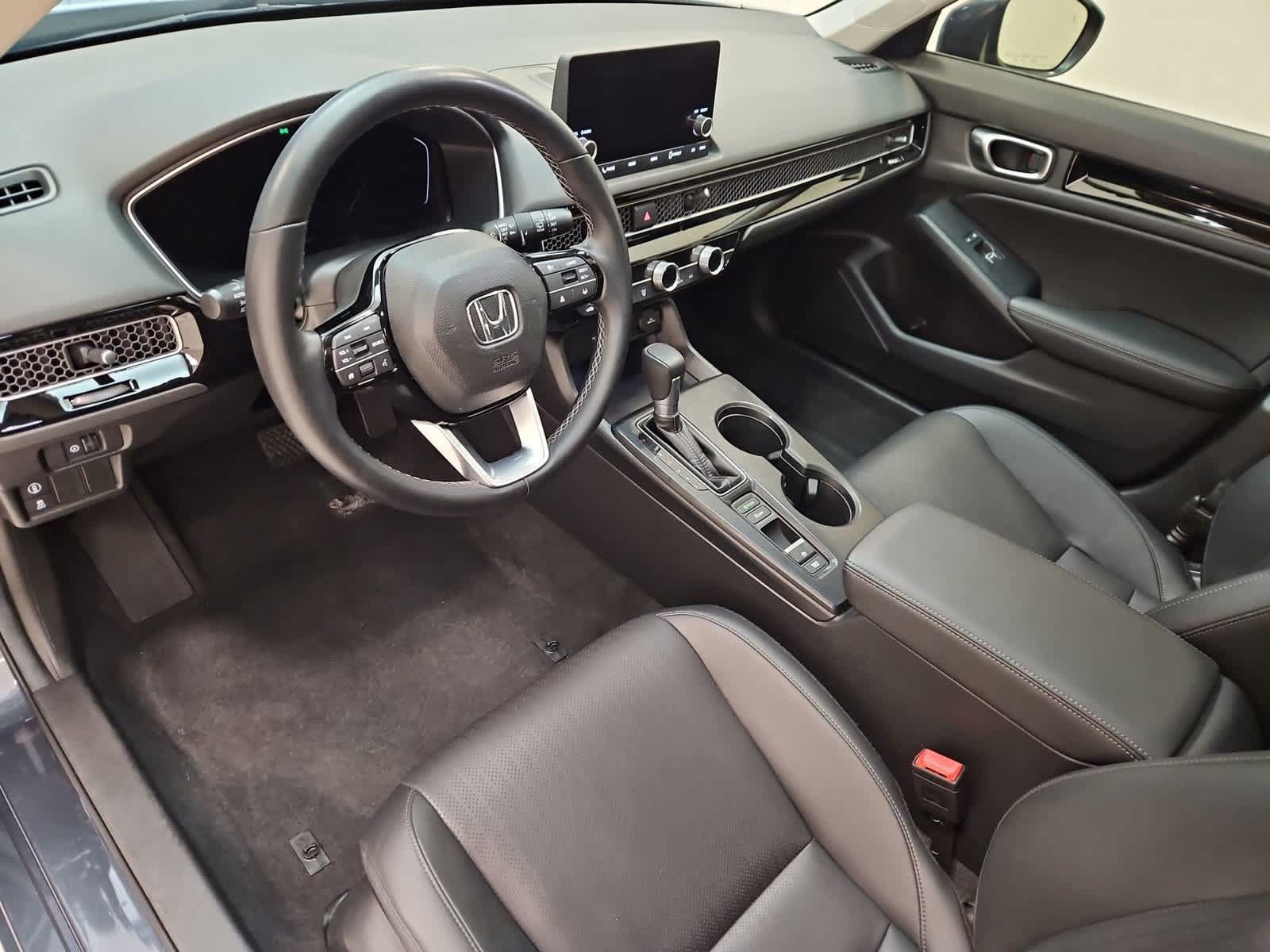 Used 2024 Honda Civic EX-L image 2