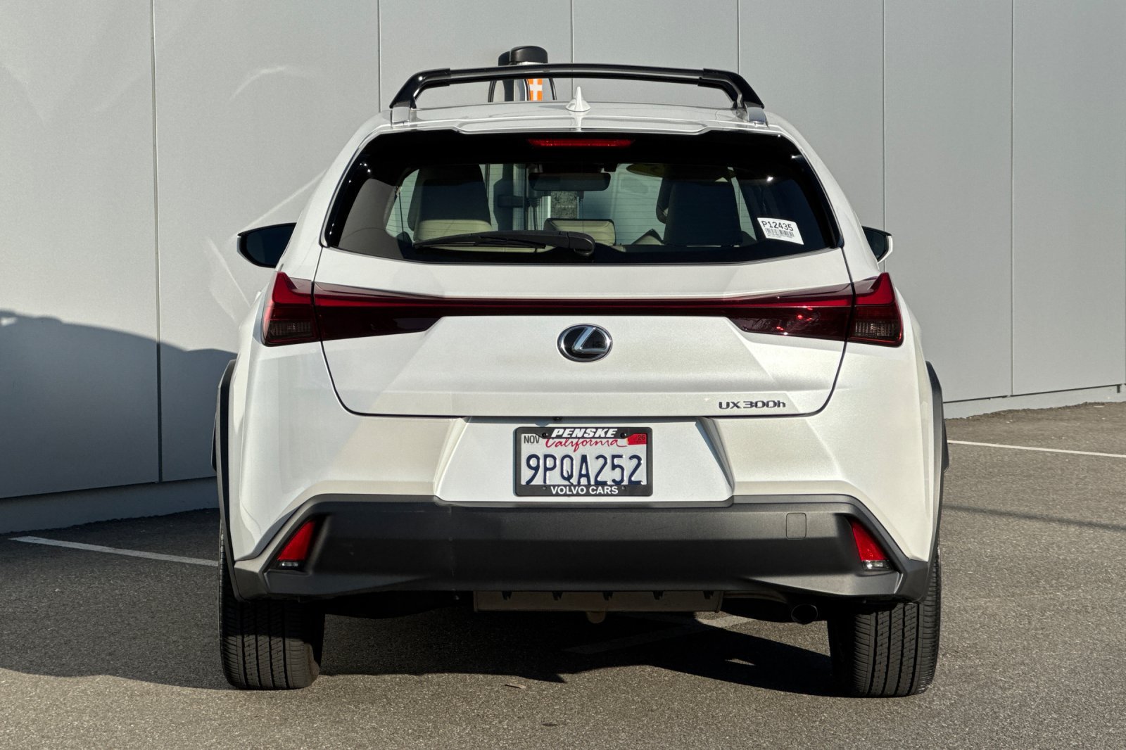 Used 2025 Lexus UX 300h FWD w/ Accessory Package (Z2) image 4