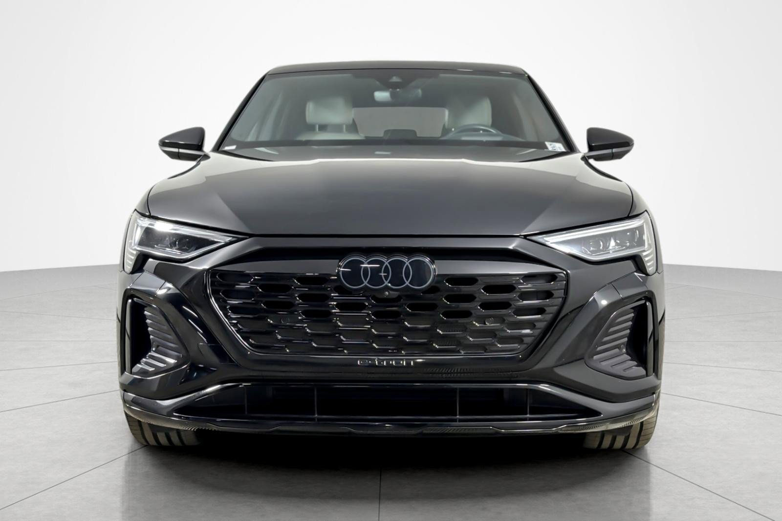 Used 2024 Audi Q8 e-tron Prestige AWD/4WD image 8