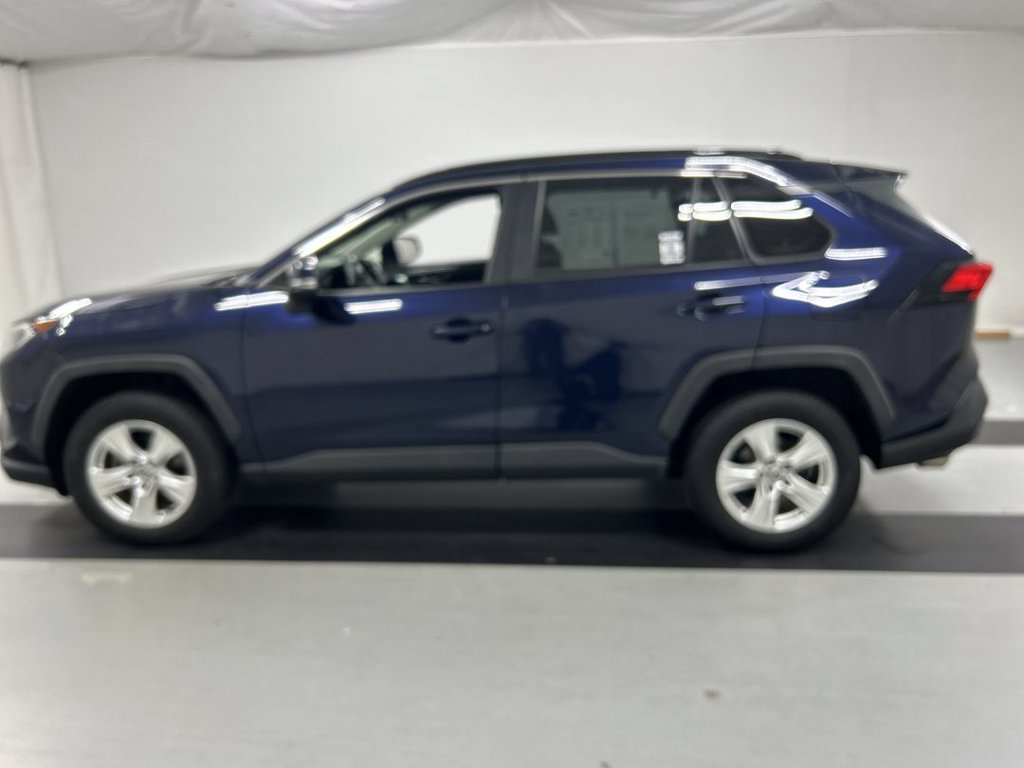 Used 2020 Toyota RAV4 XLE w/ Convenience Package AWD/4WD image 6