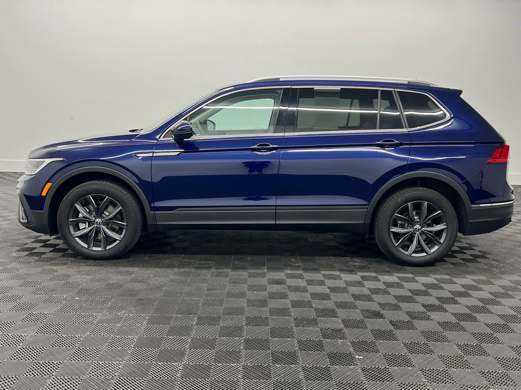 Used 2022 Volkswagen Tiguan SE image 2