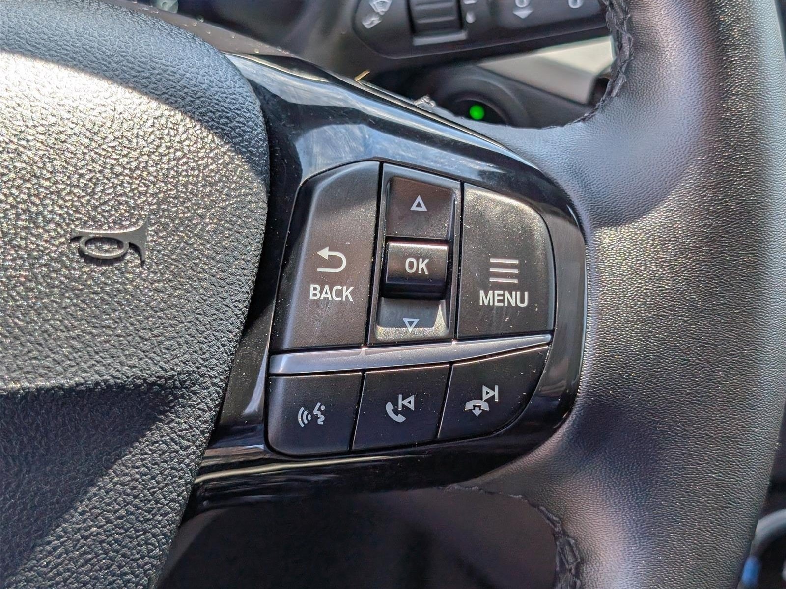 Used 2022 Ford Escape SEL w/ Technology Package AWD/4WD image 22