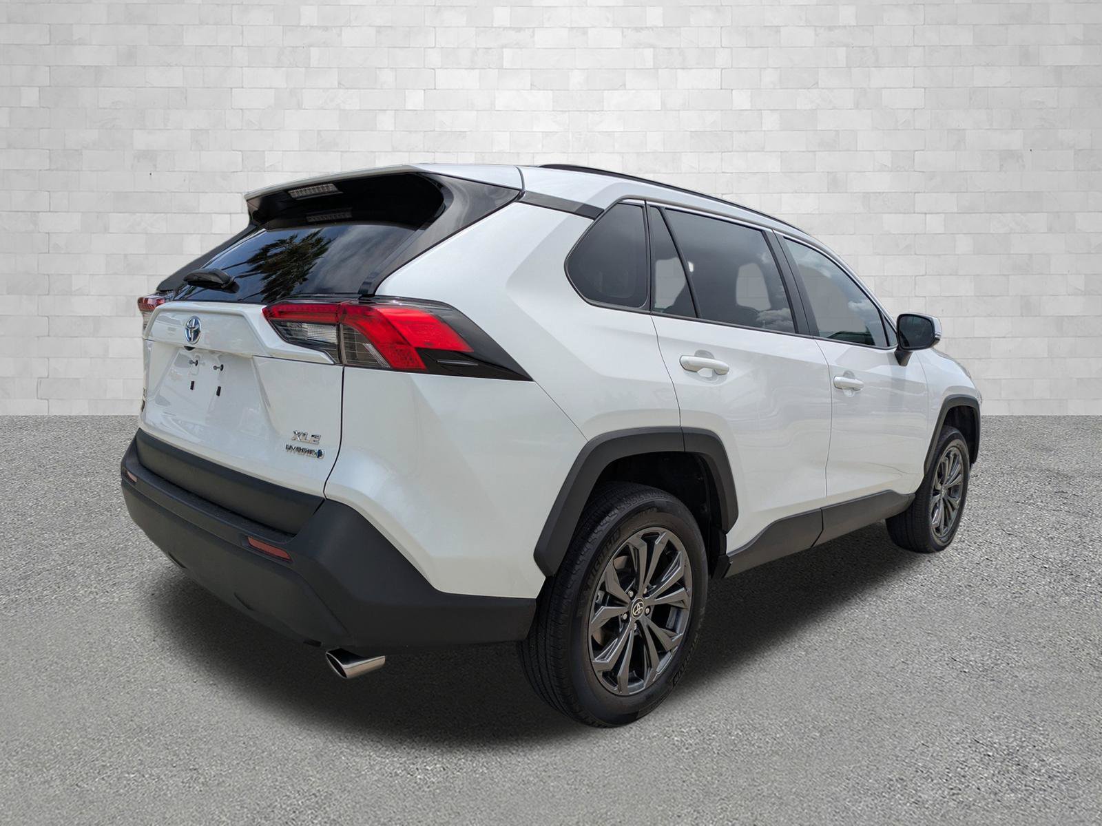 Used 2023 Toyota RAV4 XLE Premium AWD/4WD image 2