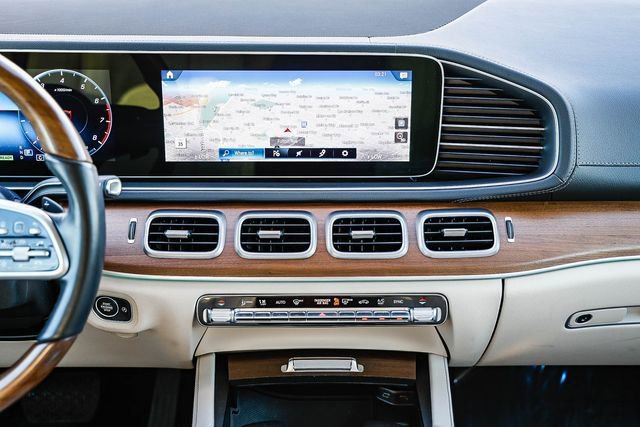 Used 2022 Mercedes-Benz GLS 450 4MATIC image 11