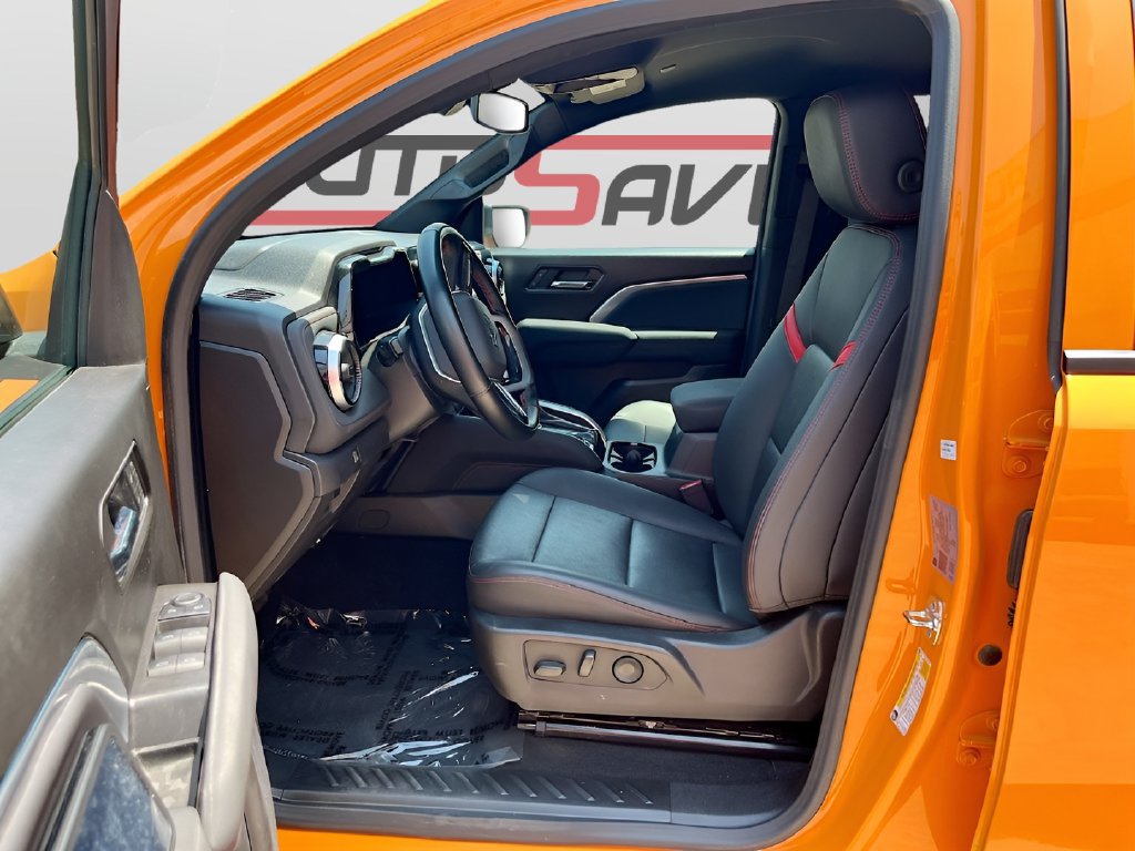 Used 2025 Chevrolet Colorado Z71 w/ Technology Package AWD/4WD image 20