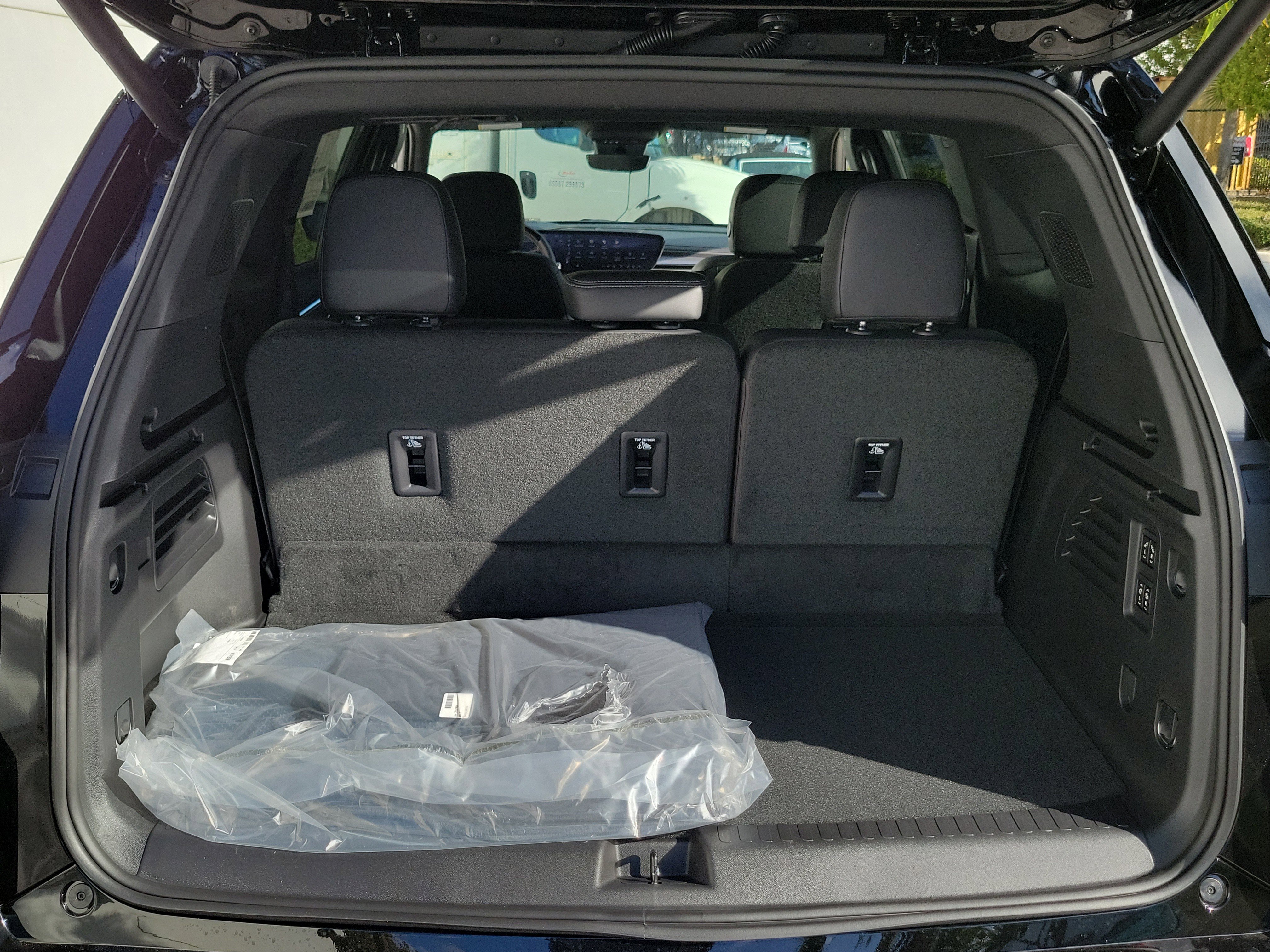 New 2026 Buick Enclave Sport Touring w/ Super Cruise Package image 9