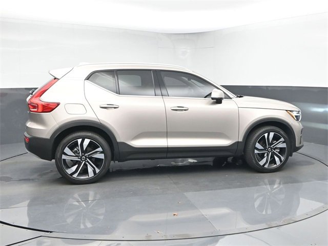 Used 2024 Volvo XC40 B5 Plus w/ Protection Package Premier image 8