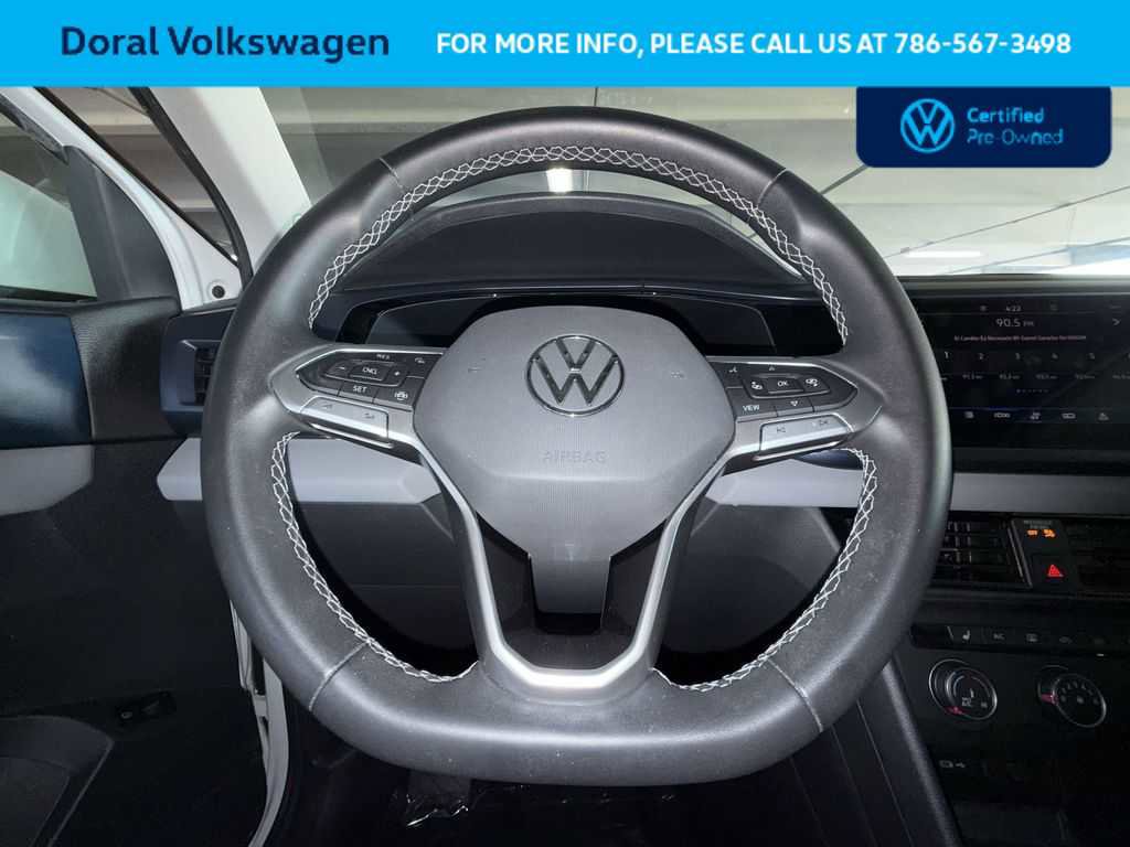 Certified 2022 Volkswagen Taos SE FWD image 15
