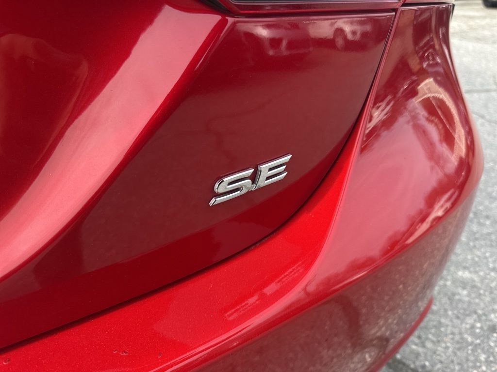 Used 2021 Toyota Camry SE image 26