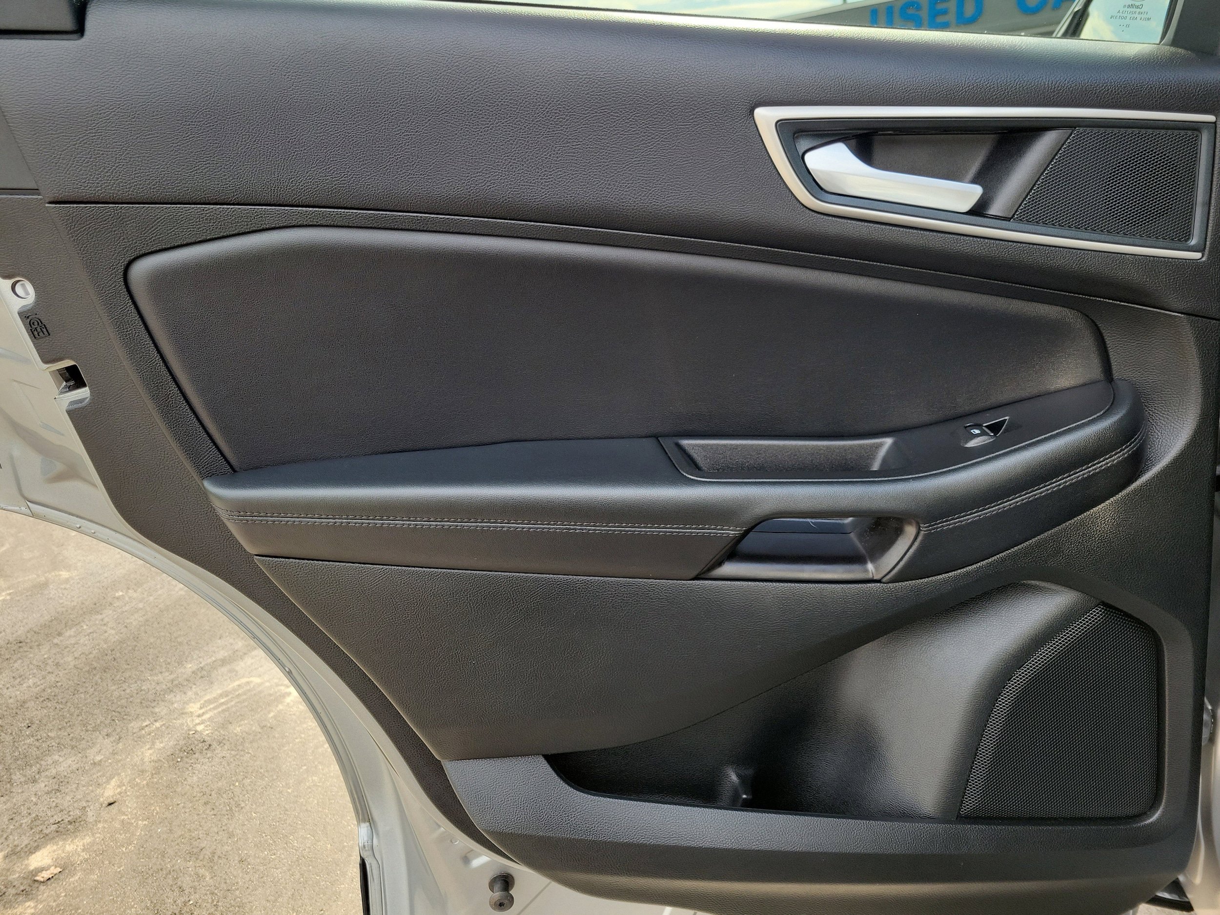 Used 2024 Ford Edge SEL w/ Convenience Package image 11