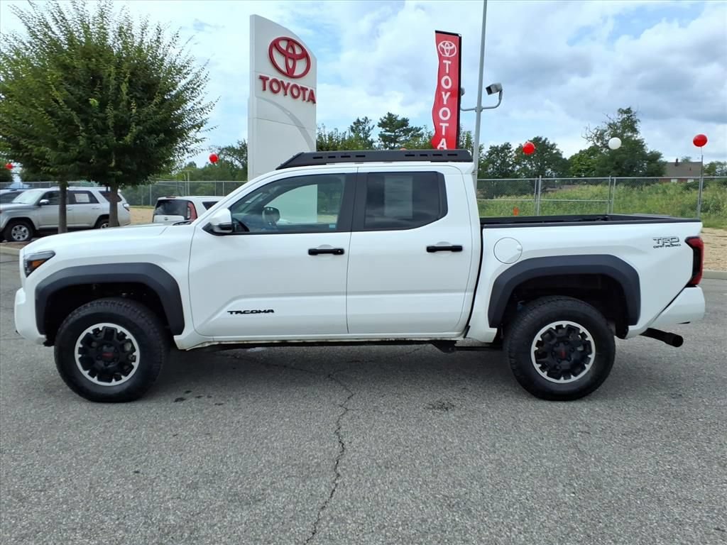 Used 2024 Toyota Tacoma TRD Off-Road w/ TRD Off Road Upgrade Package AWD/4WD image 8