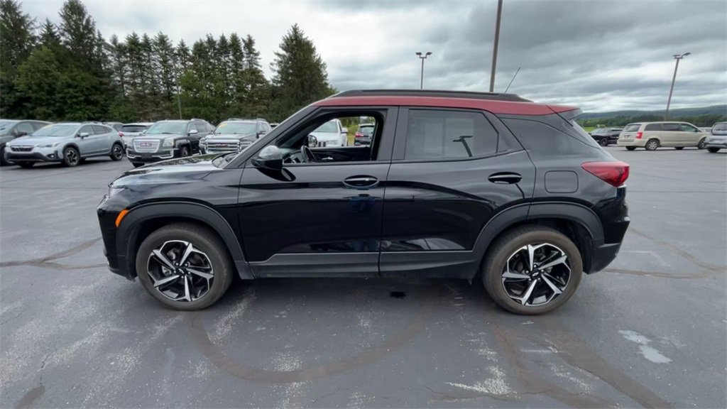 Certified 2023 Chevrolet TrailBlazer RS w/ Sun and Liftgate Package image 5