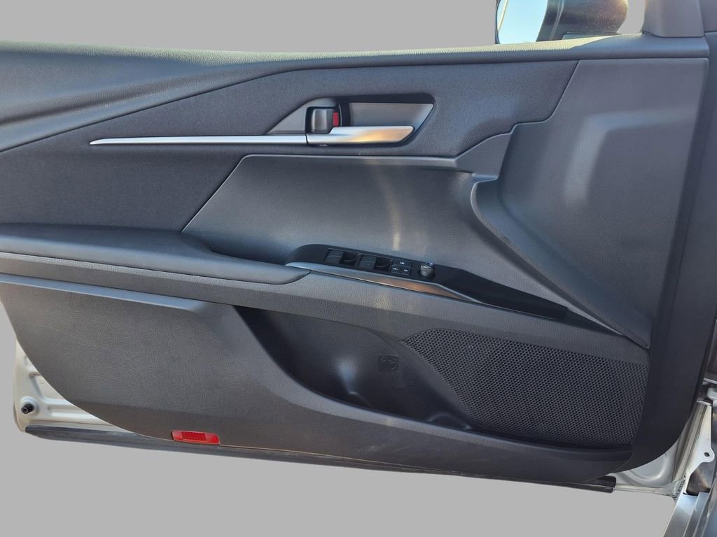 Used 2025 Toyota Camry LE image 18