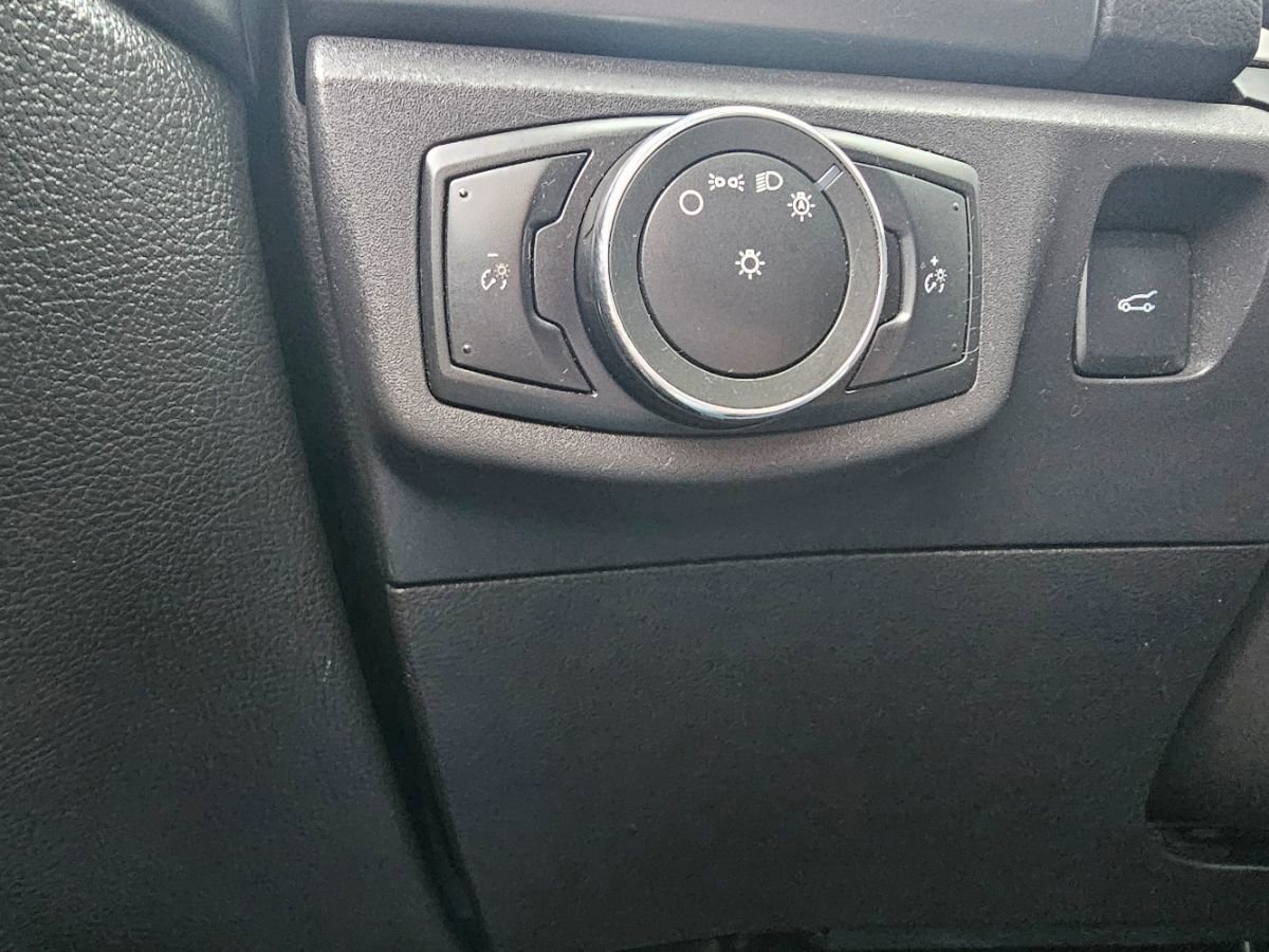 Used 2016 Ford Fusion SE image 36