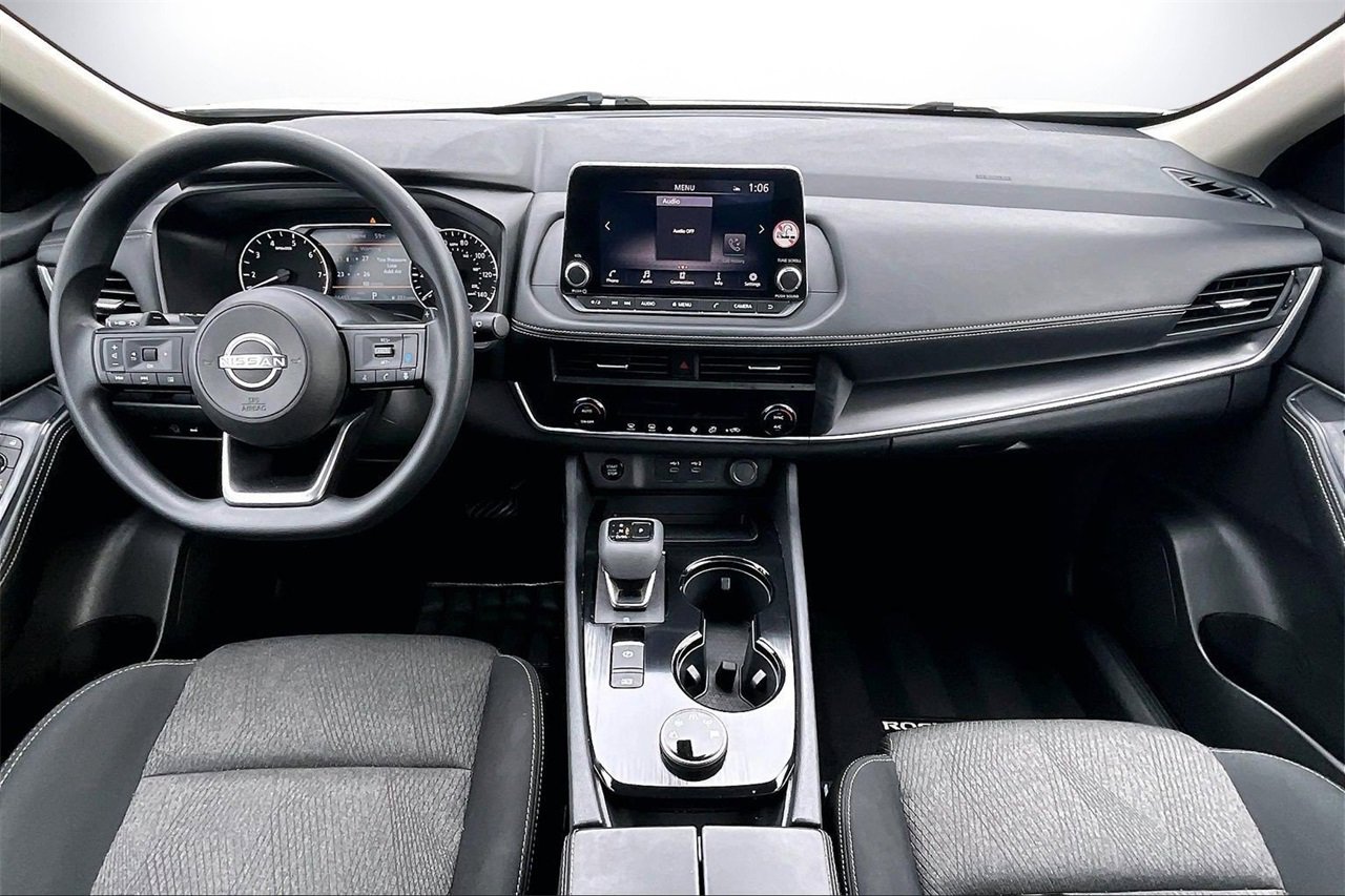 Used 2024 Nissan Rogue SV image 13
