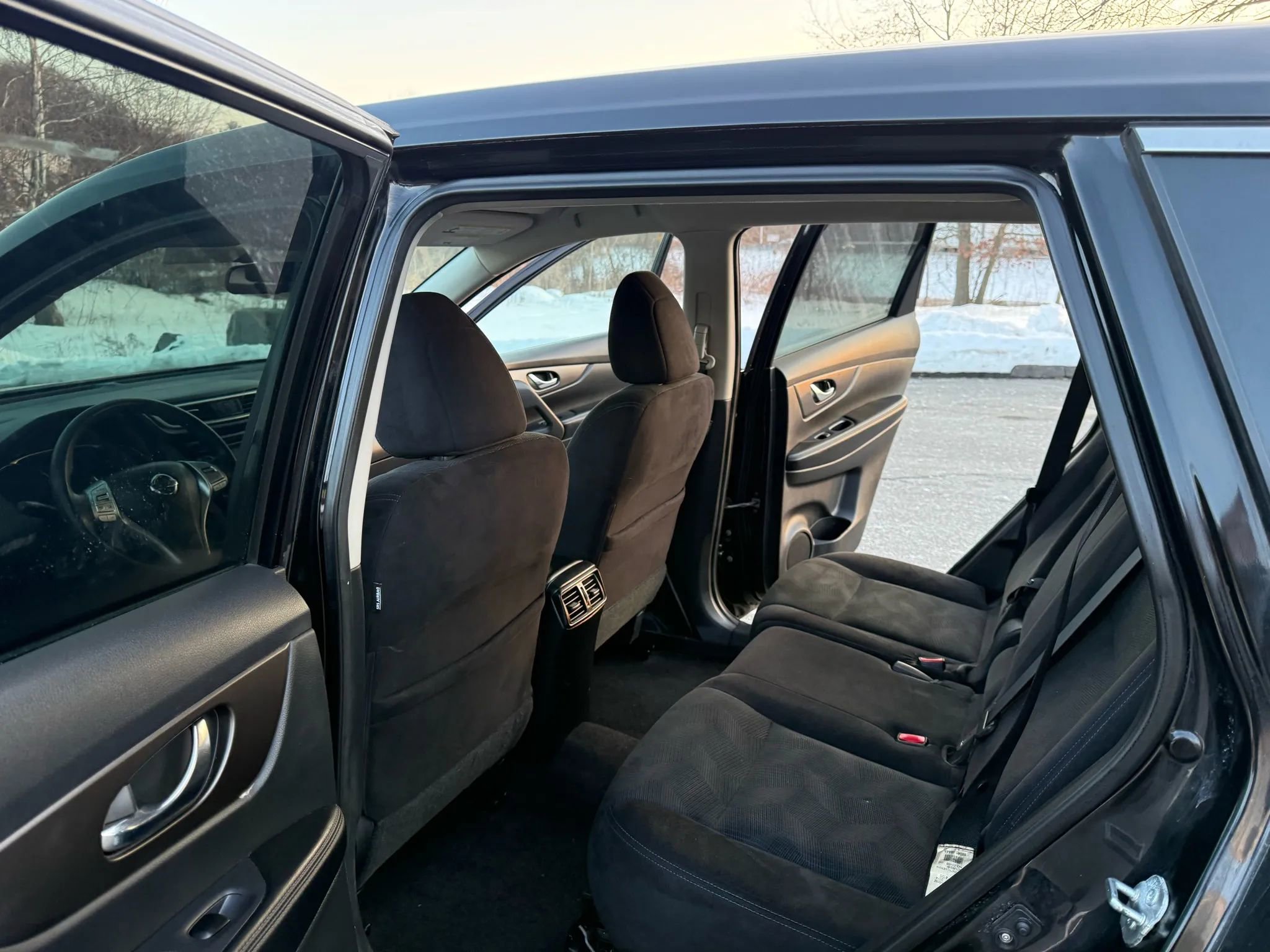 Used 2014 Nissan Rogue S image 16