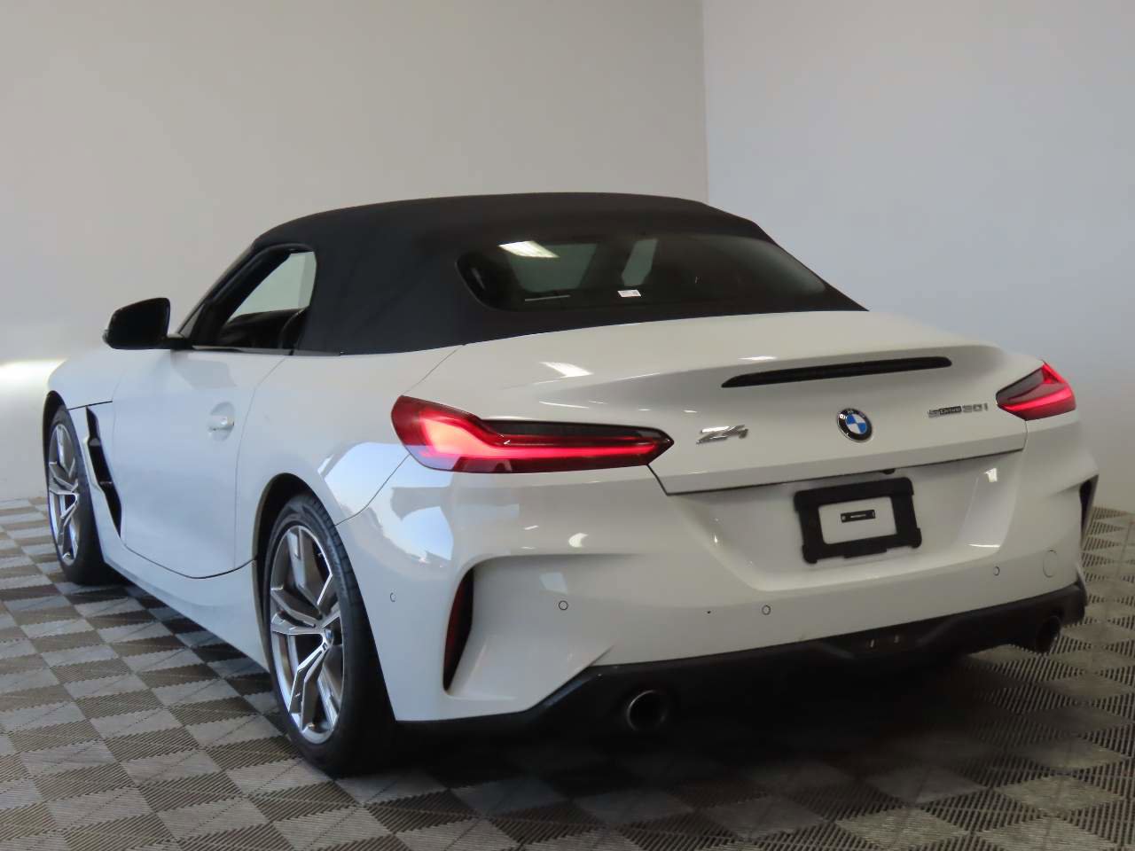 Used 2025 BMW Z4 sDrive30i image 3