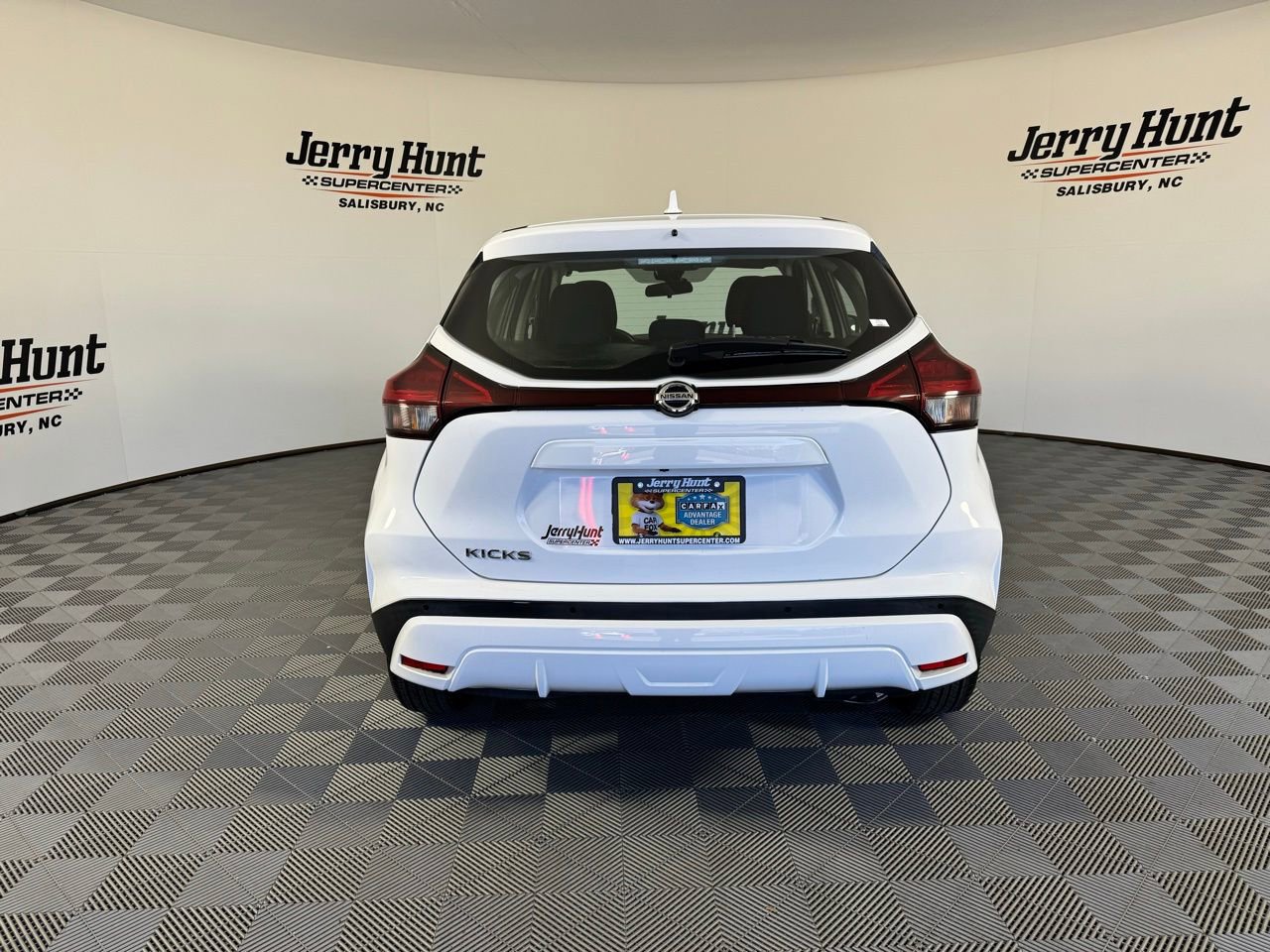 Used 2021 Nissan Kicks S image 6