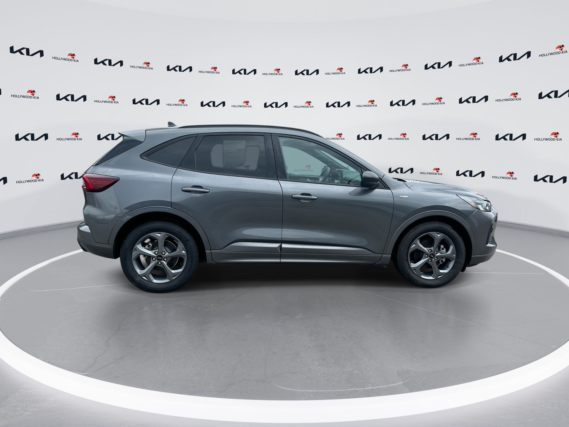 Used 2023 Ford Escape ST-Line FWD image 9