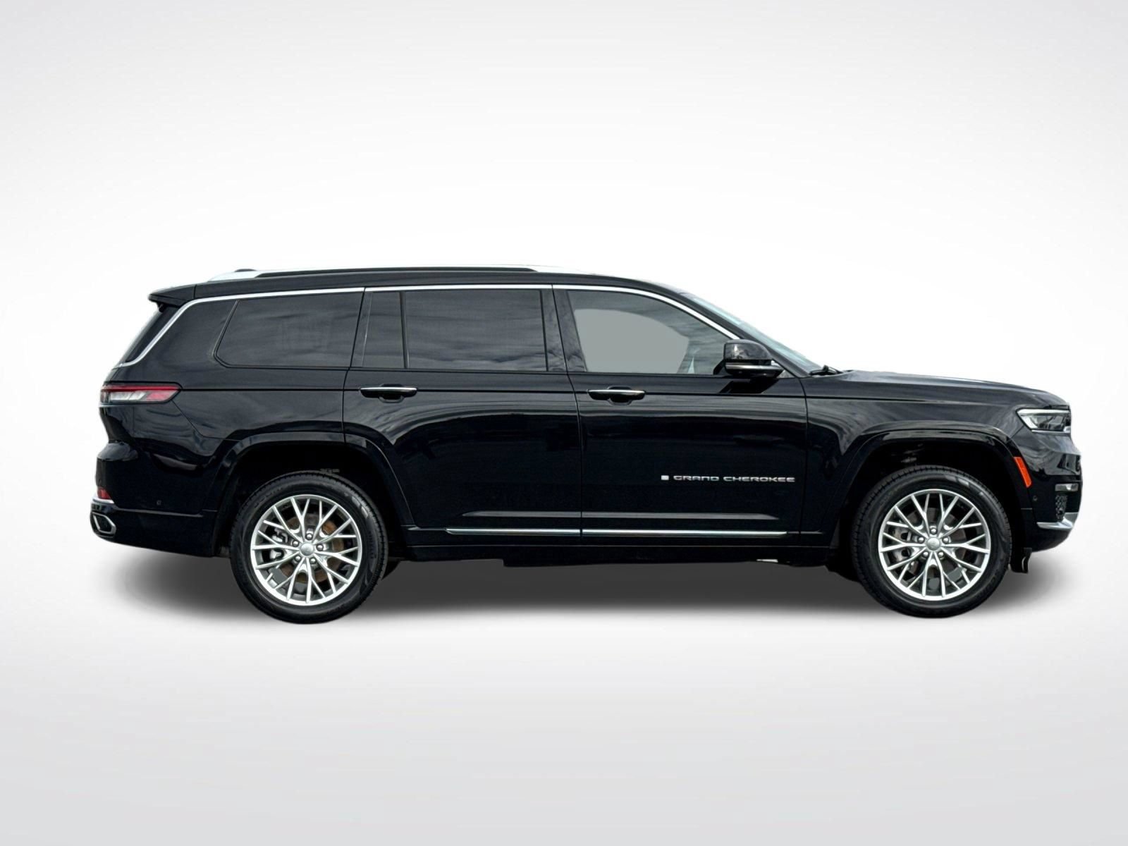 Used 2023 Jeep Grand Cherokee L Summit w/ Advanced Protech Group IV AWD/4WD image 2