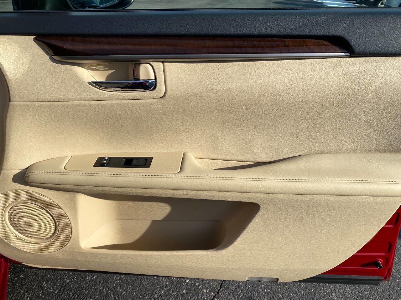 Used 2015 Lexus ES 350 image 32