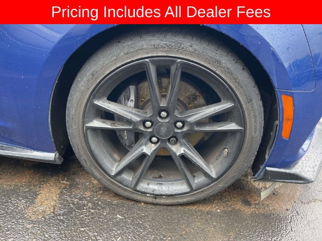 Used 2021 Chevrolet Camaro SS RWD image 9