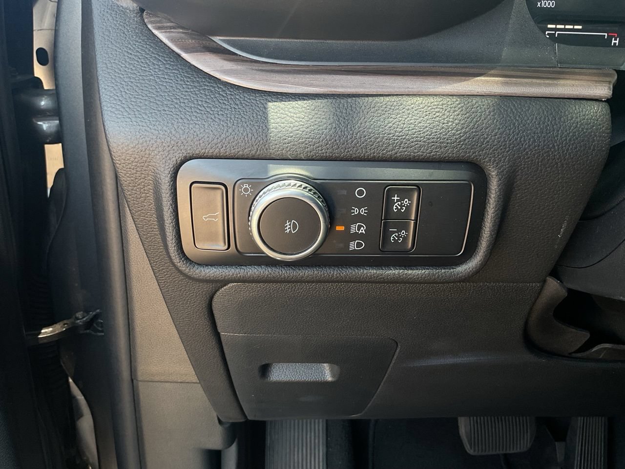 Used 2023 Ford Explorer Limited RWD image 24