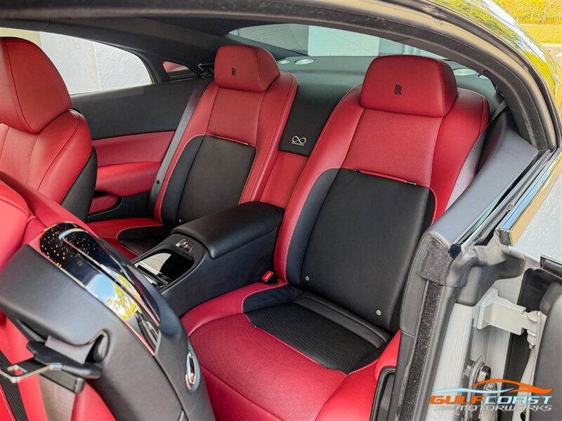 Used 2018 Rolls-Royce Wraith RWD image 25