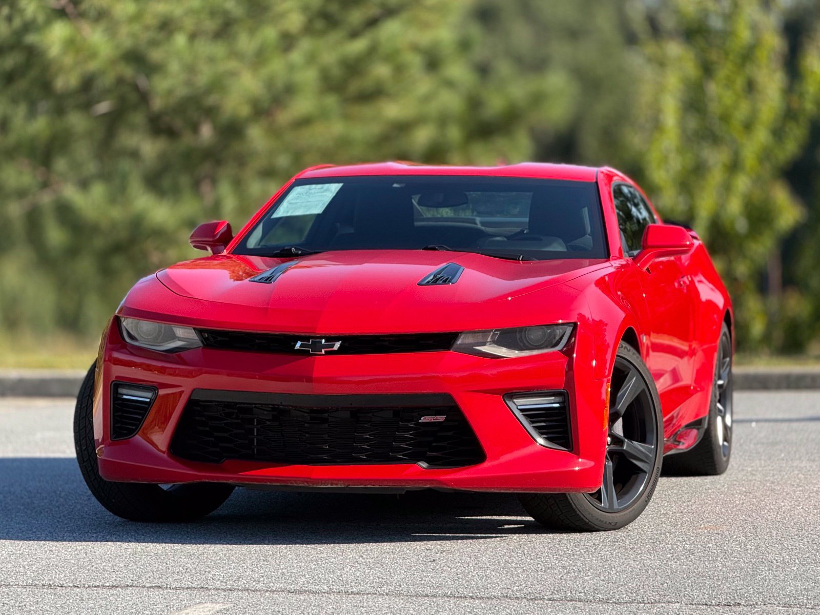 Used 2018 Chevrolet Camaro SS RWD image 2