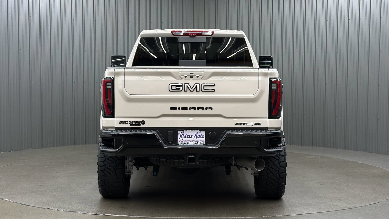 Used 2026 GMC Sierra 2500 AT4X w/ LPO, Black Badging Package AWD/4WD image 4