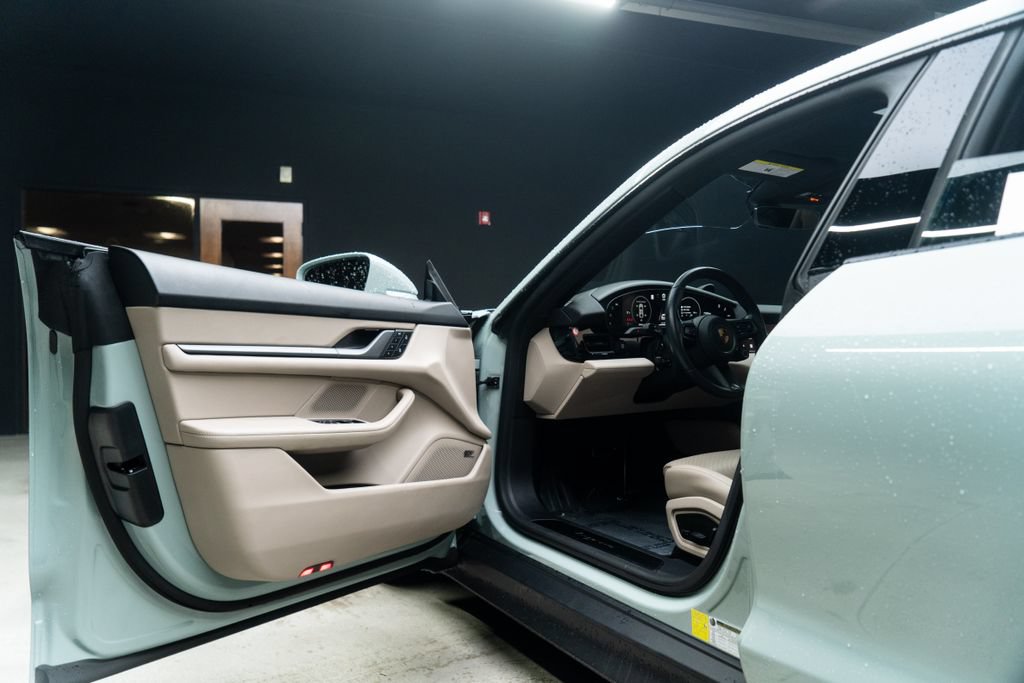 Used 2025 Porsche Taycan RWD image 19