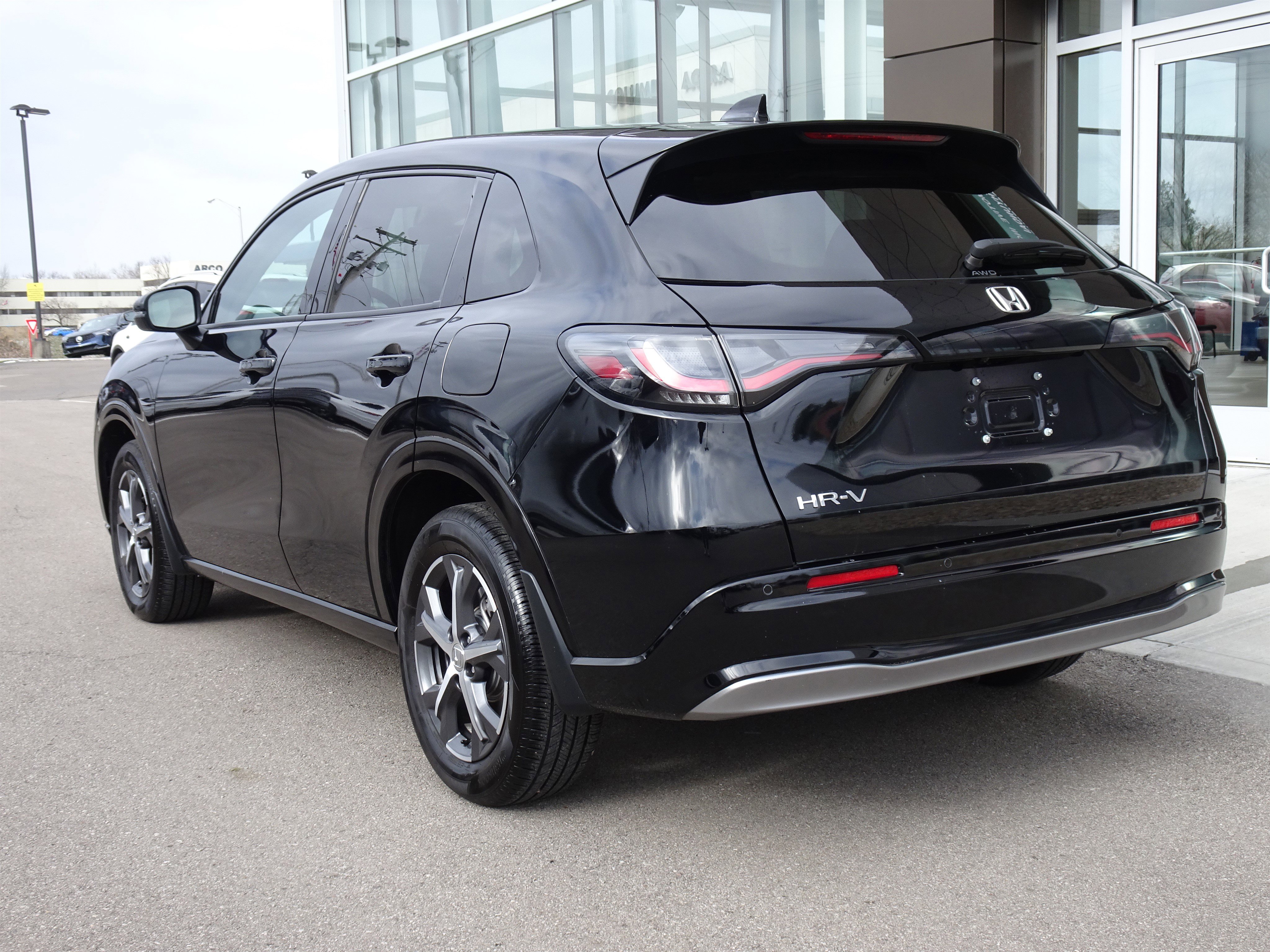 Used 2025 Honda HR-V EX-L image 3