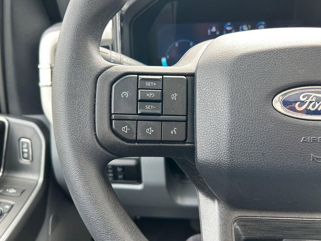 Used 2024 Ford F350 XLT w/ XLT Premium Package AWD/4WD image 16